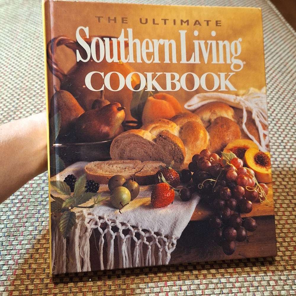Southern Living Cookbook - The Ultimate Edition Copyright 1999